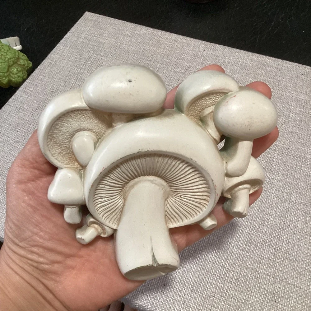 Vintage 1982 Homco Vegetable Wall Plaques Set 3 Mushrooms Carrots Radishes 7634